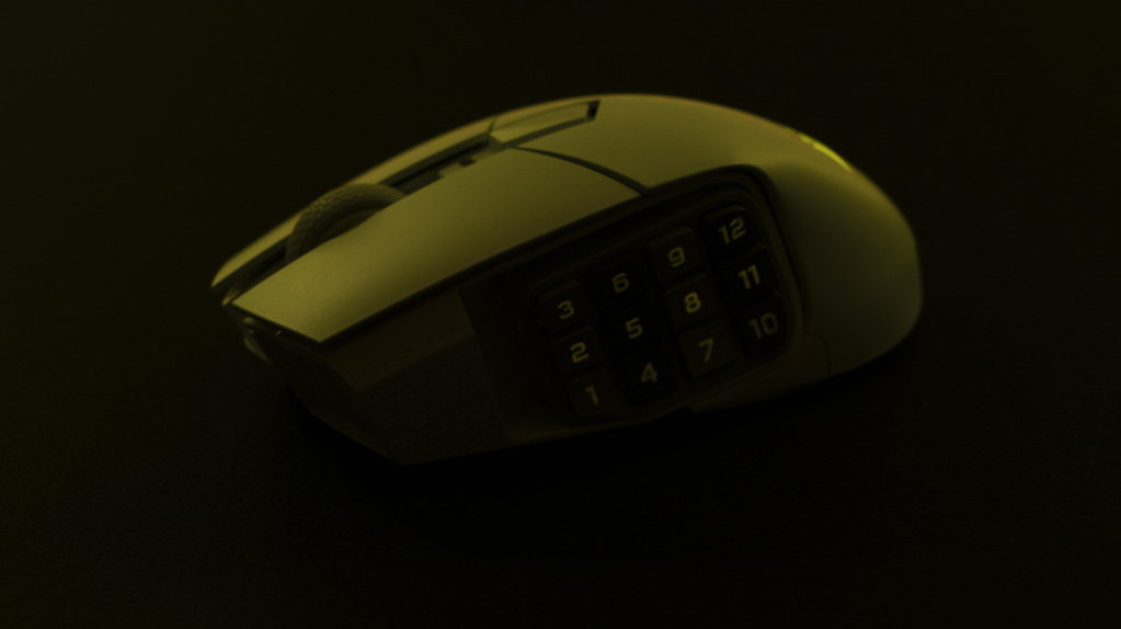 CORSAIR Scimitar Elite Wireless SE RGB (3)
