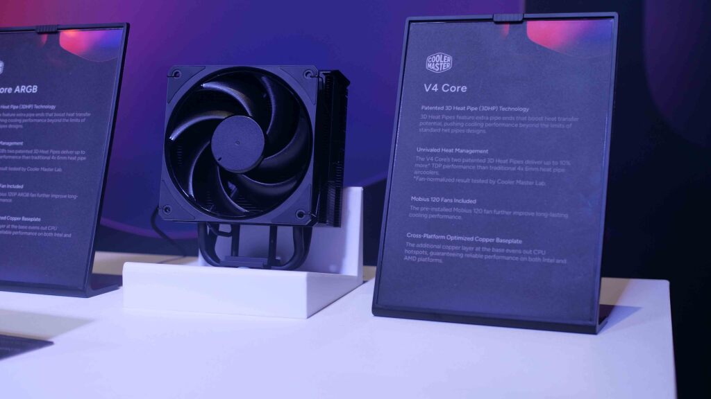 COMPUTEX 2025 : Cooler Master présente trois ventirads équipés de la technologie 3DHP 4 Computex Cooler Master V4 Core