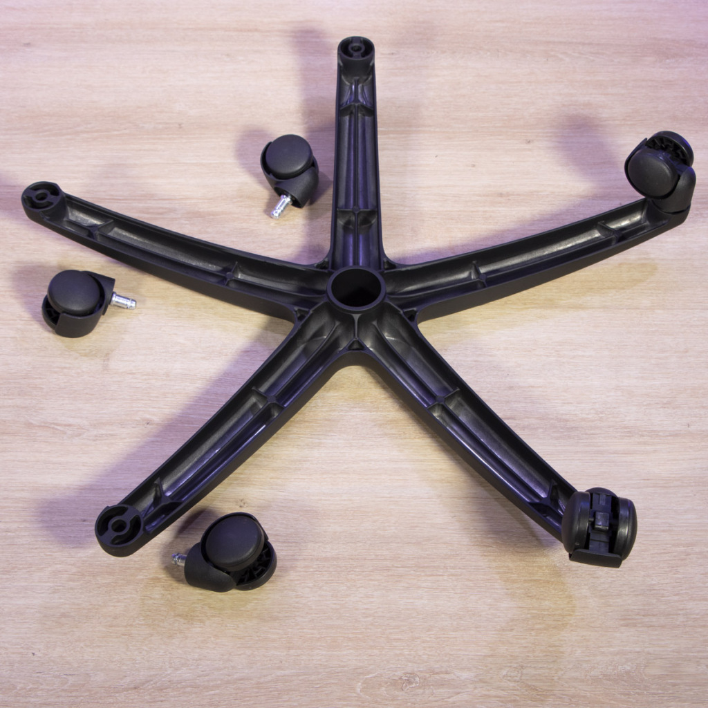 Cooler Master Synk X assemblage base roulettes