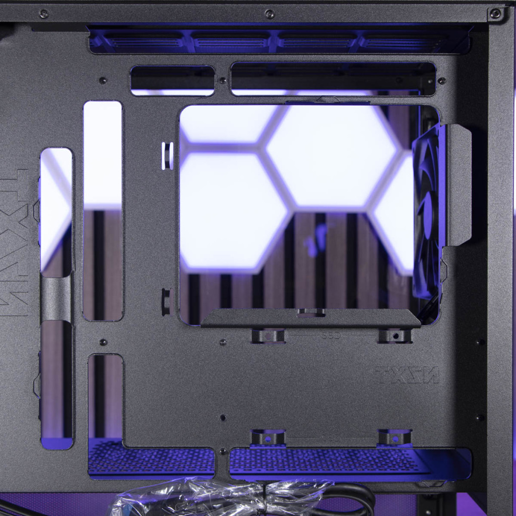 NZXT H3 Flow plateau carte mère