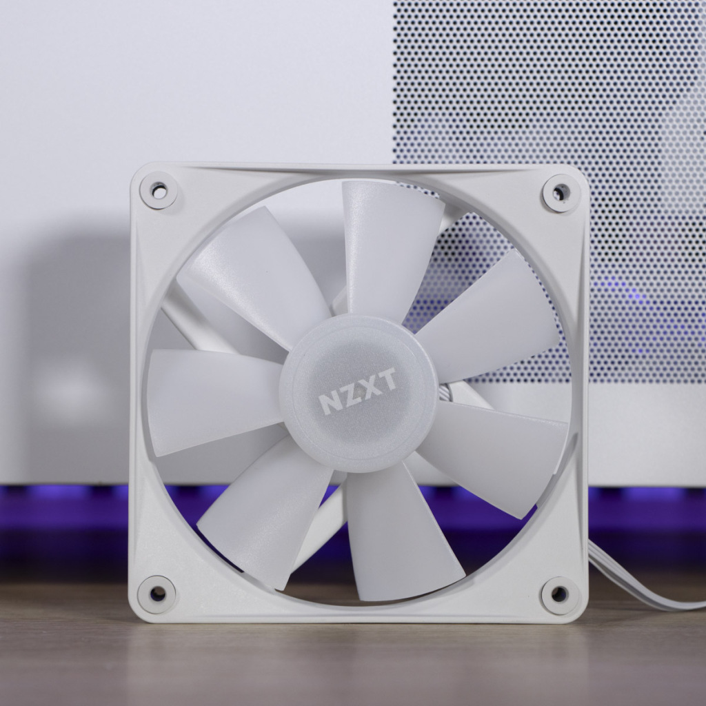 NZXT H9 Flow RGB+ F120 avant