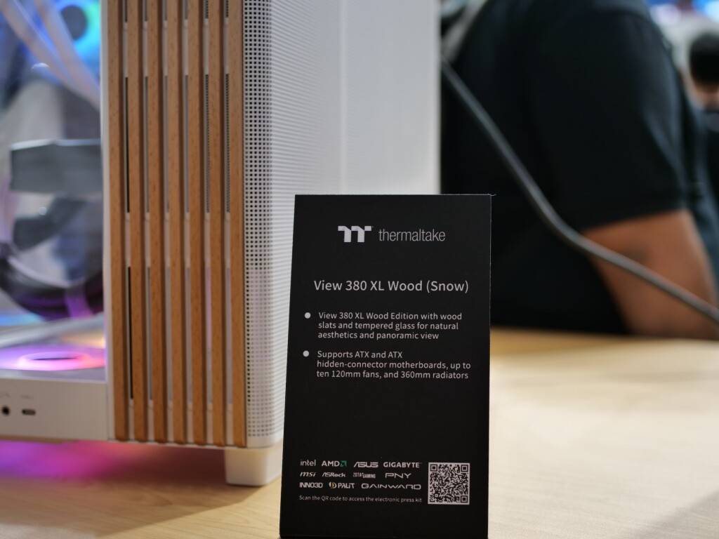 Thermaltake Wood Series : des boîtiers PC au design scandinave splendide pour 2025 6 View 380 XL Wood 01