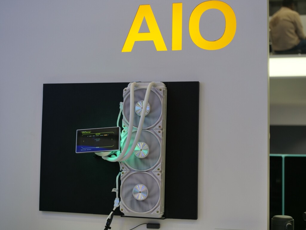 Antec impressionne au COMPUTEX 2025 avec le Nine Hundred et le Vortex View 9 antec Vortex View white