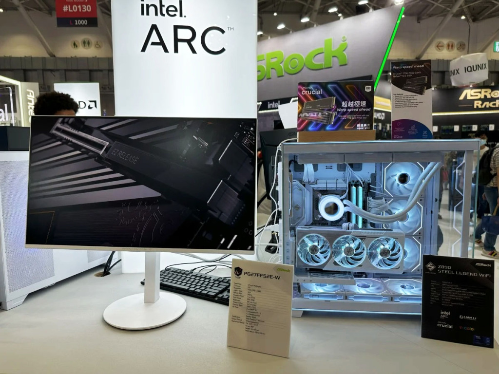ASRock fait exploser vos rétines au COMPUTEX 2025 avec trois moniteurs Phantom Gaming 7 asrock PG27FFS2E W