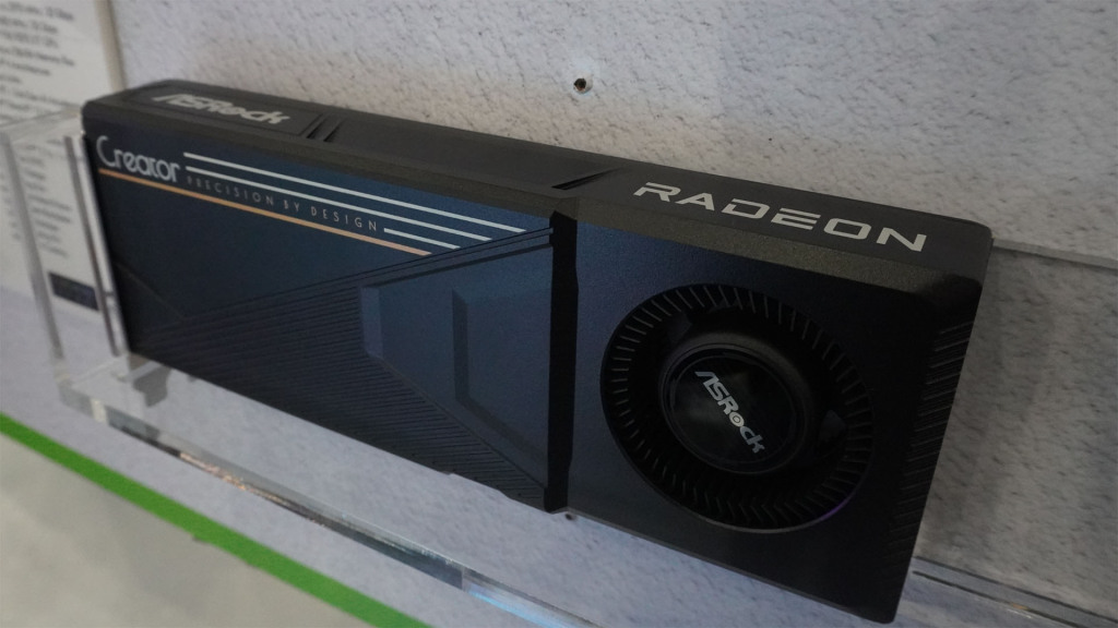 ASRock RX 9060 XT et R9700 Creator : les nouvelles recrues d’AMD dévoilées au COMPUTEX 2025 7 asrock radeon ai pro r9700 creator 32 go 03