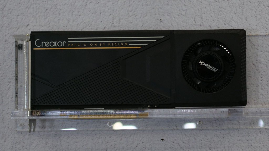 ASRock RX 9060 XT et R9700 Creator : les nouvelles recrues d’AMD dévoilées au COMPUTEX 2025 6 asrock radeon ai pro r9700 creator 32 go 04