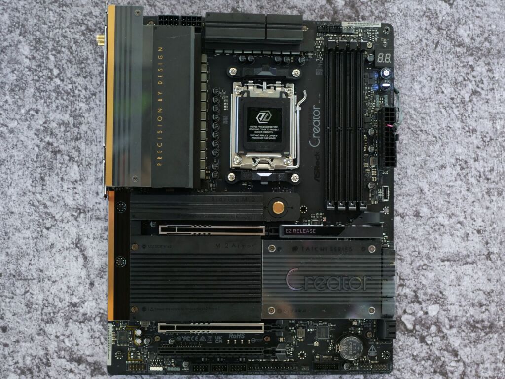 Computex 2025 : ASRock élargit sa gamme X870, la Taichi OCF déjà en vedette 2 asrock x870e Taichi Creator 01