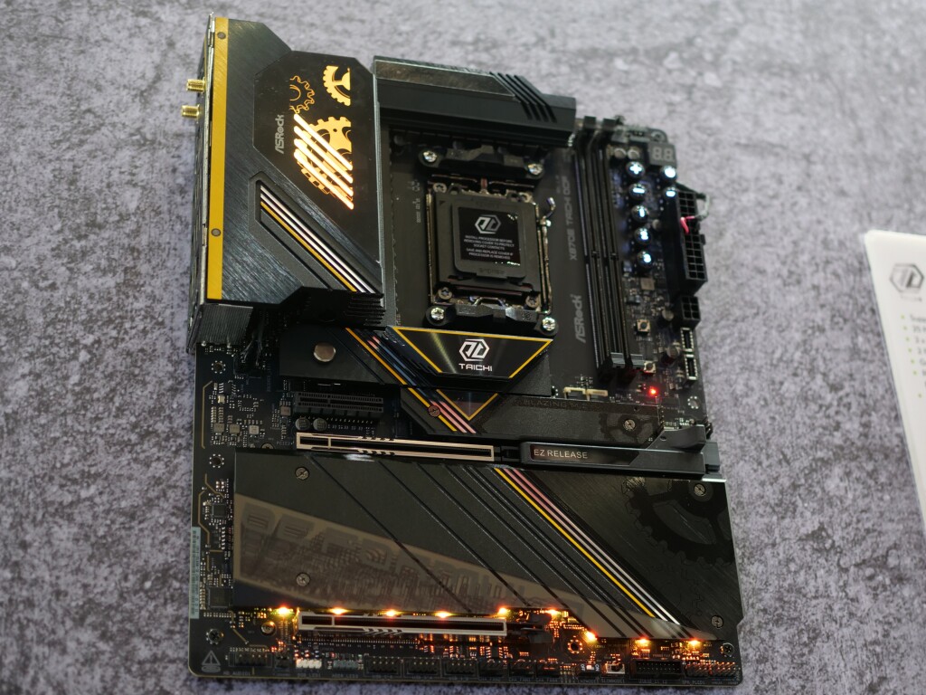 ASRock X870E Taichi OCF : l'OC Formula débarque sur Ryzen 3 asrock x870e taichi ocf 02