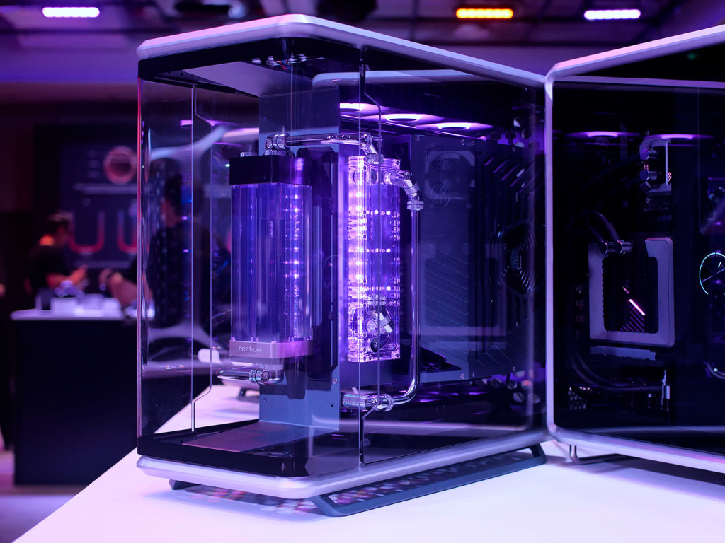 Cooler Master MasterFrame 360 Panoramic : vitrine modulaire ou vitrine marketing ? 2 cooler master MasterFrame 360 Panoramic 02