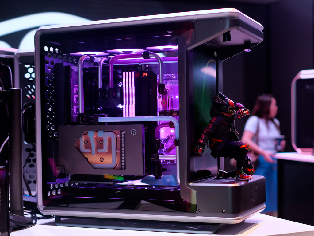 Cooler Master MasterFrame 360 Panoramic : vitrine modulaire ou vitrine marketing ? 7 cooler master MasterFrame 360 Panoramic ak mod