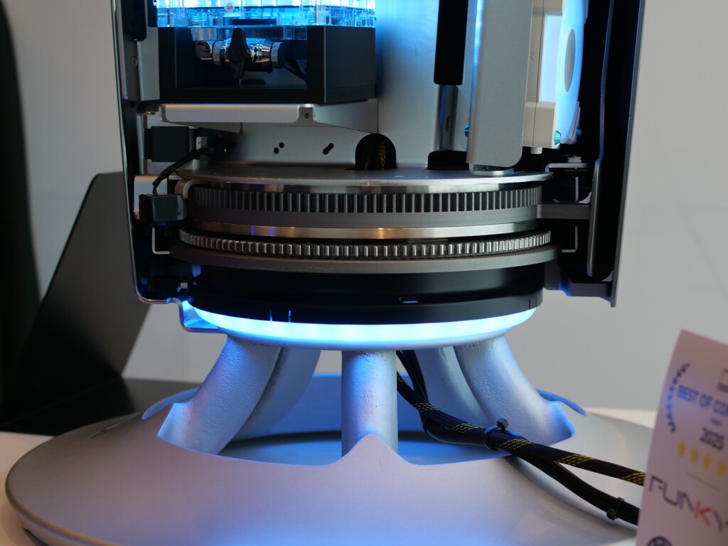 ChronoMancy, le boîtier-trophée d’InWin pour ses 40 ans au COMPUTEX 2025 9 inwin COMPUTEX 2025 chronomancy 10