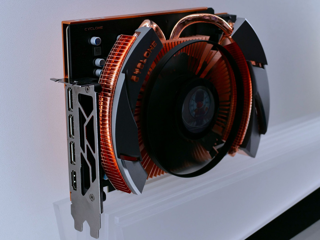 MSI RTX 50 : Designs rétro et innovations au Computex 2025 4 msi rtx 5070 cyclone visual oc 03
