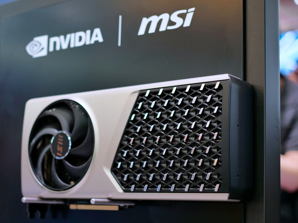 MSI RTX 50 : Designs rétro et innovations au Computex 2025 3 msi rtx 5080 Expert OC