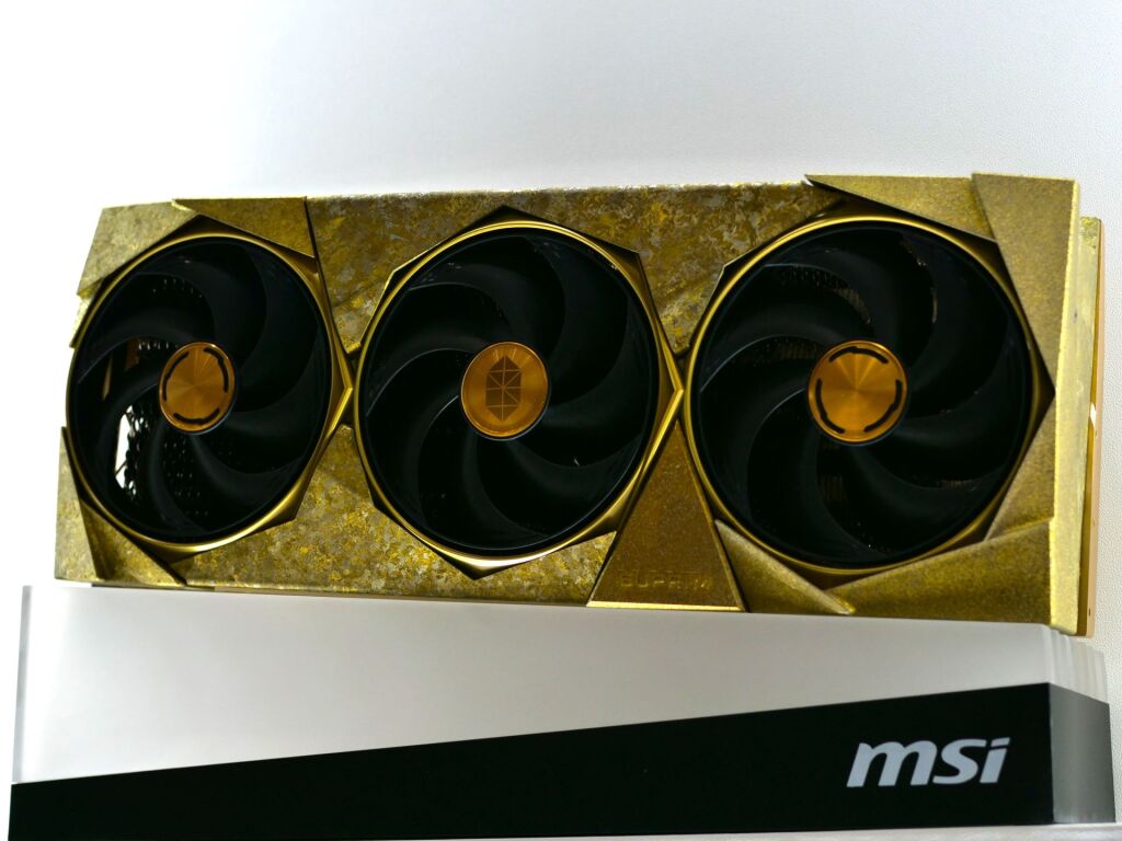 MSI RTX 5090 Suprim Titanium : du titane pour rivaliser avec l’or de ROG 2 msi rtx 5090 suprim titanium 03