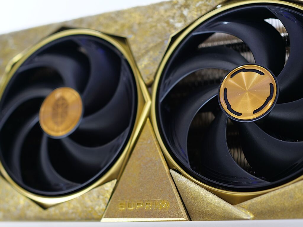 MSI RTX 5090 Suprim Titanium : du titane pour rivaliser avec l’or de ROG 5 msi rtx 5090 suprim titanium 05