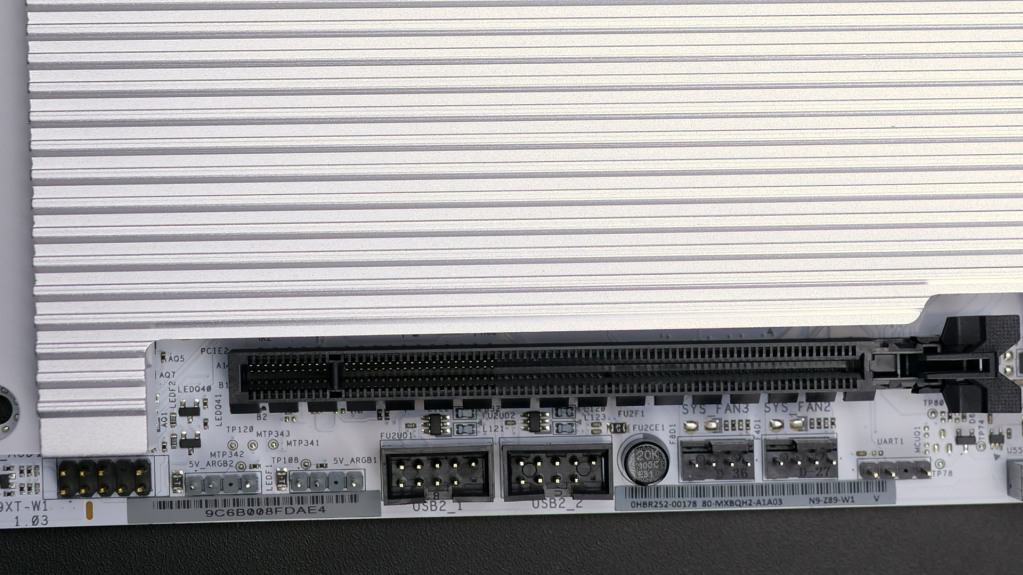 nzxt n9 z890 4082 divers 03