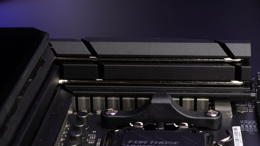 rog crosshair x870e extreme heatsink connected embedded heatpipe
