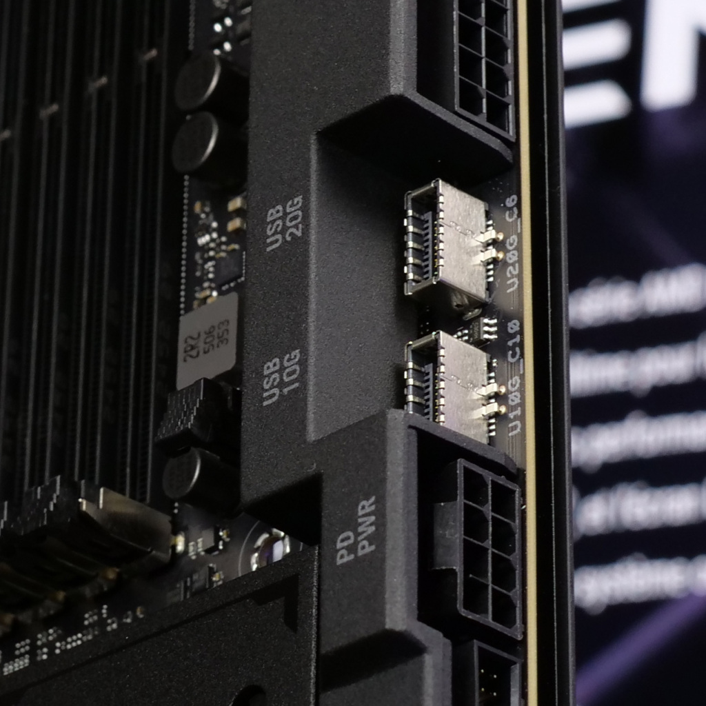 rog crosshair x870e extreme usb 10g 20g