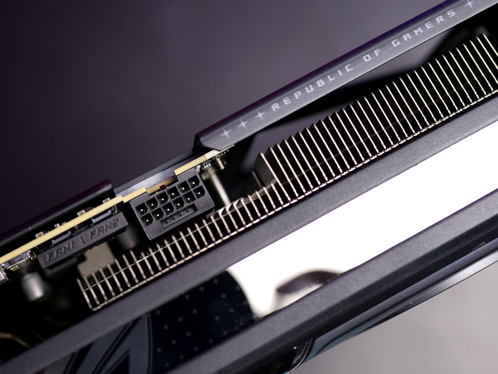 rog strix rtx5070ti o16g 12V 2X6
