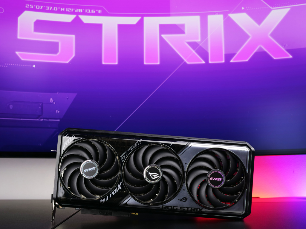 GeForce Game Ready Driver 576.40 : toutes les nouveautés pour vos jeux et applications 3 rog strix rtx5070ti o16g face couv