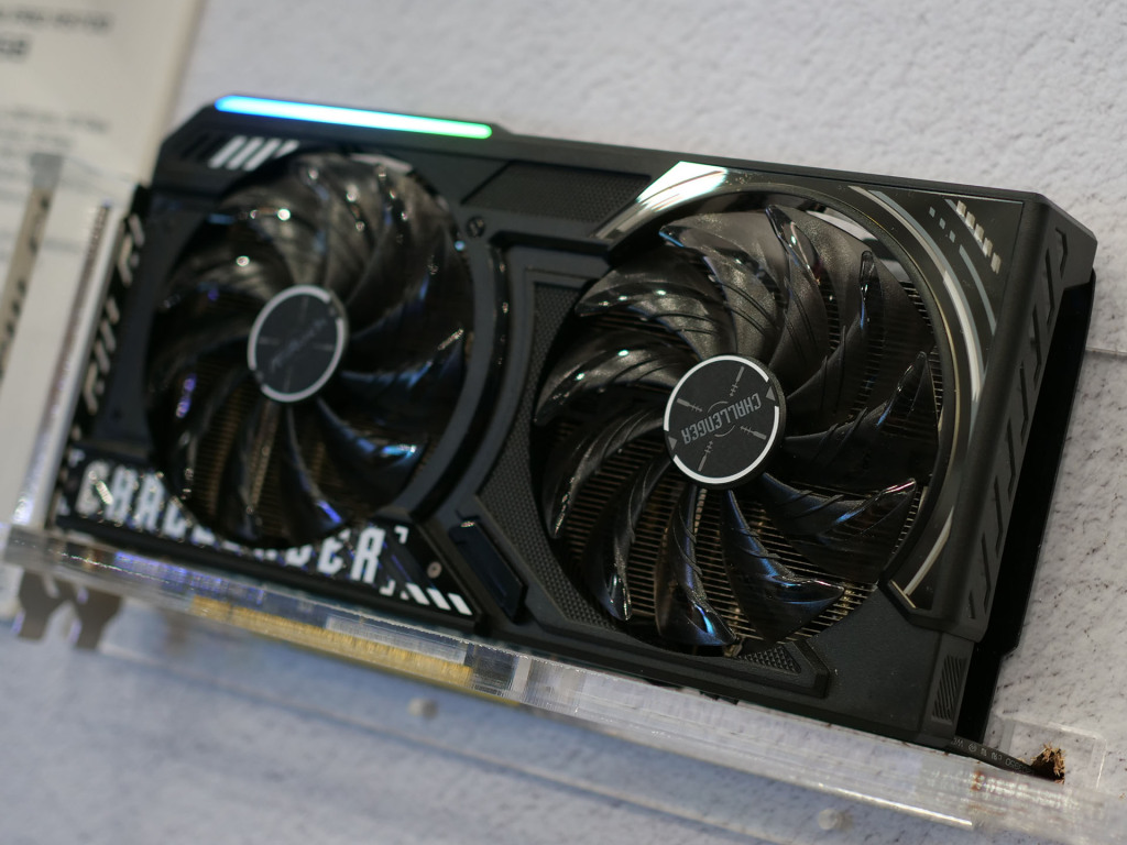 ASRock RX 9060 XT et R9700 Creator : les nouvelles recrues d’AMD dévoilées au COMPUTEX 2025 5 rx 9060 xt challenger 02