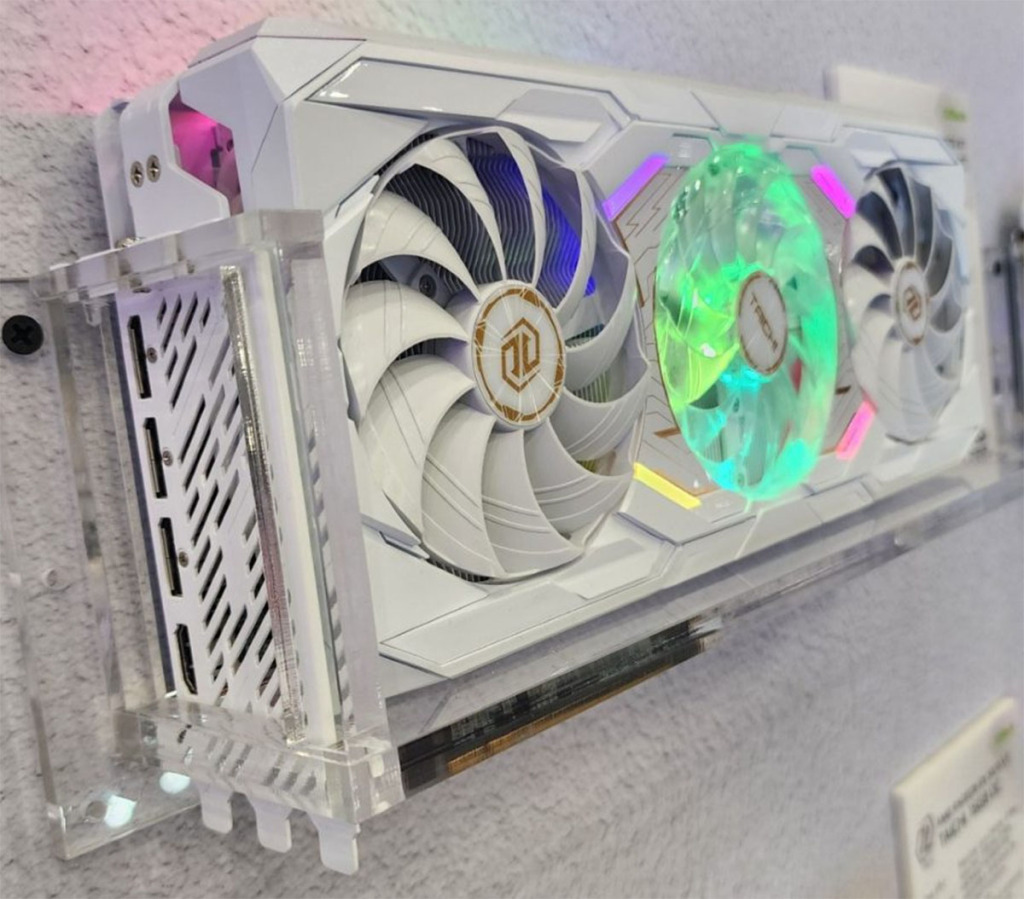 COMPUTEX 2025 : ASRock muscle la gamme RX 9070 XT avec les modèles Steel Legend Dark et Taichi White 2 rx 9070 xt taichi white gpu 01