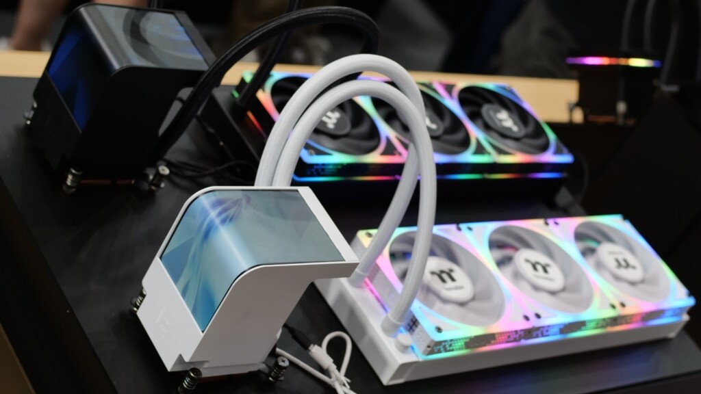Thermaltake Computex 2025 : la gamme complète en mode grand spectacle 16 thermaltake magcurve aio watercooling