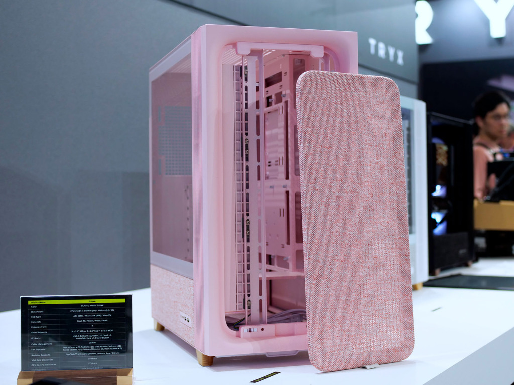 TRYX fait sensation au COMPUTEX avec des produits de pointe 21 tryx flova rose