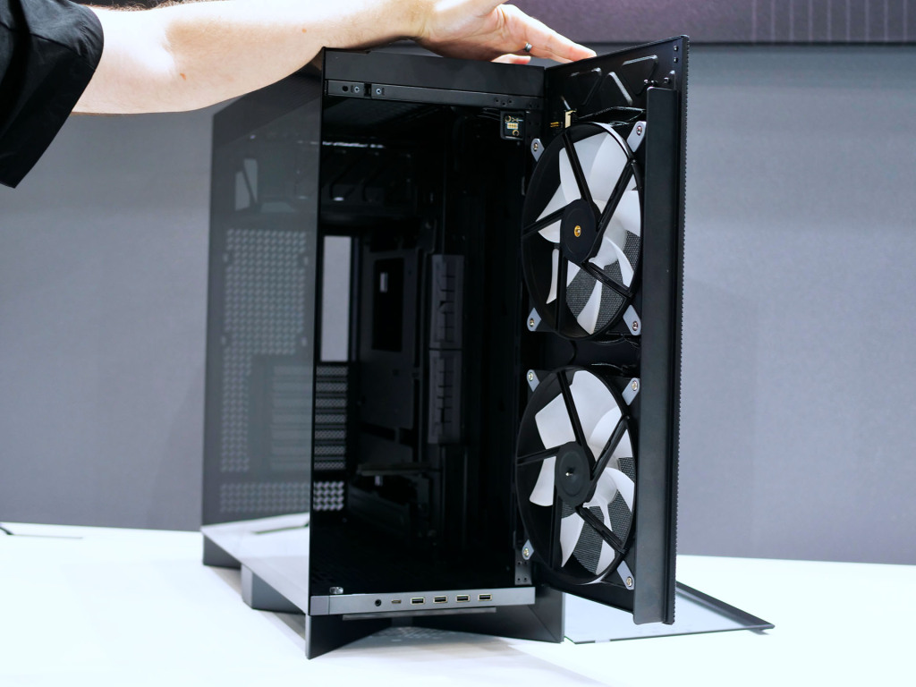 TRYX fait sensation au COMPUTEX avec des produits de pointe 25 tryx luca air computex 2025