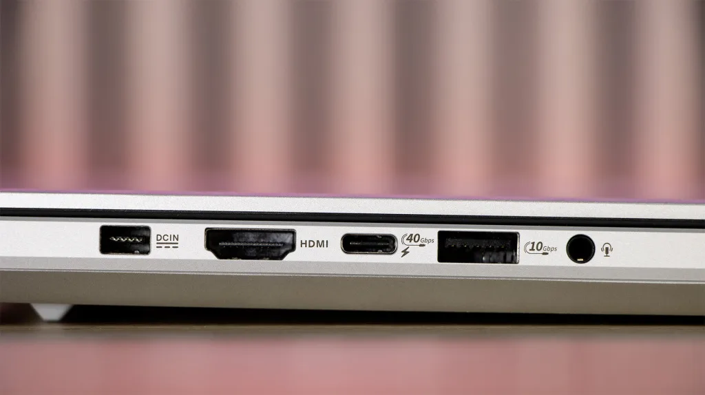 ASUS ROG Zephyrus G14 connexions gauche