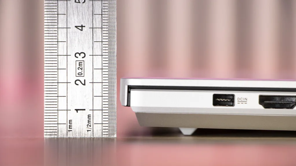 ASUS ROG Zephyrus G14 hauteur arrière