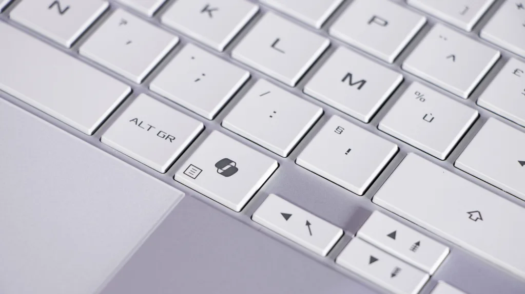 ASUS ROG Zephyrus G14 touche Copilot