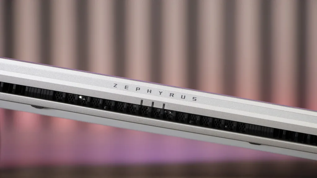 ASUS ROG Zephyrus G14 tranche arrière 