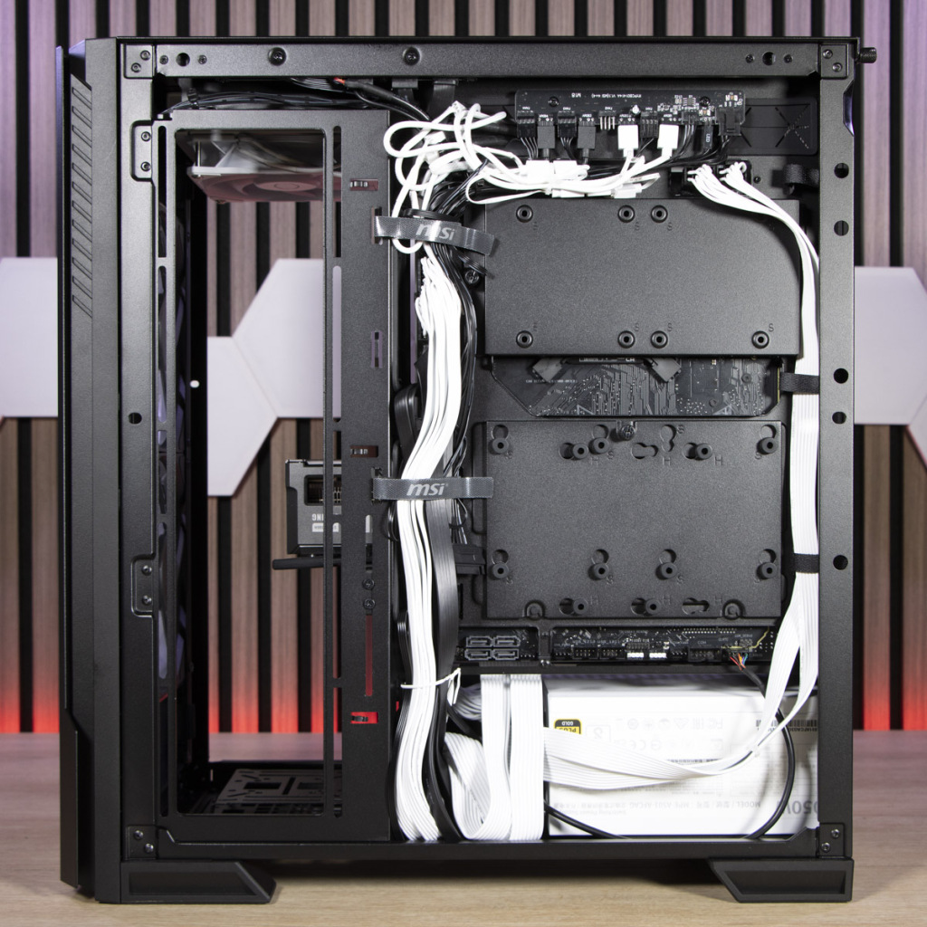 MSI MPG Velox 300R Airflow PZ montage chambre secondaire