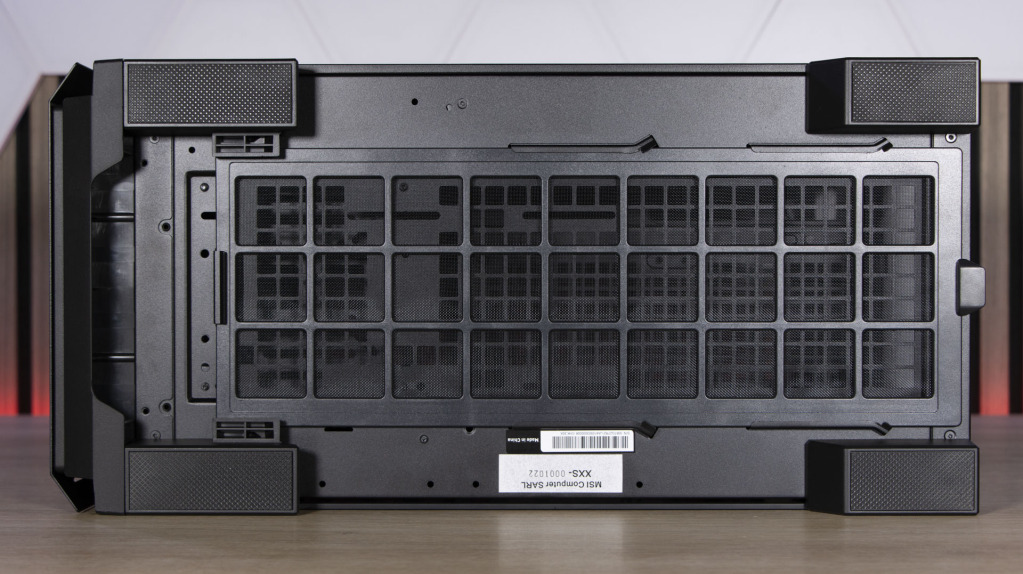 MSI MPG Velox 300R Airflow PZ paroi inférieure