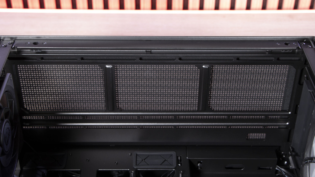 MSI MPG Velox 300R Airflow PZ paroi interne supérieure