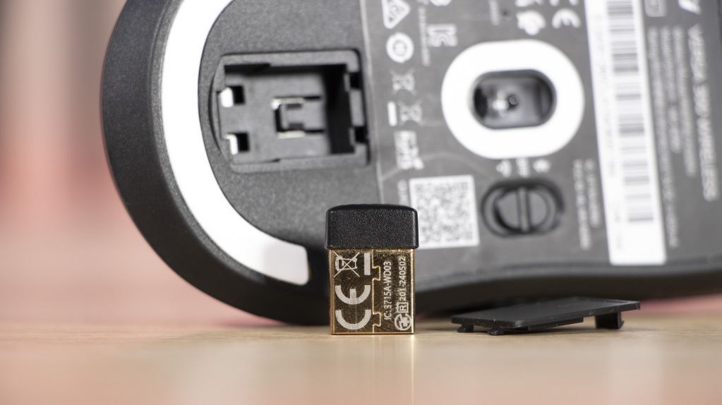 MSI VERSA 300 Wireless dongle