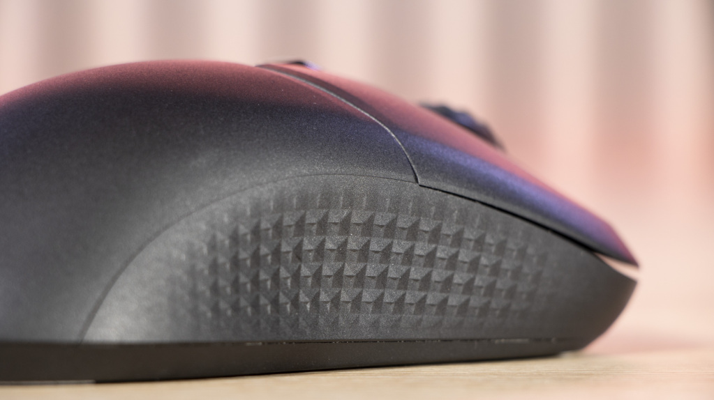 MSI VERSA 300 Wireless grip