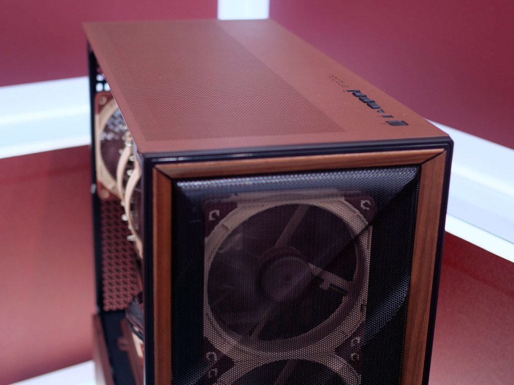 Antec Flux Pro Noctua Edition : Un flux d’air maîtrisé et des décibels au tapis 3 antec flux pro noctua top pannel