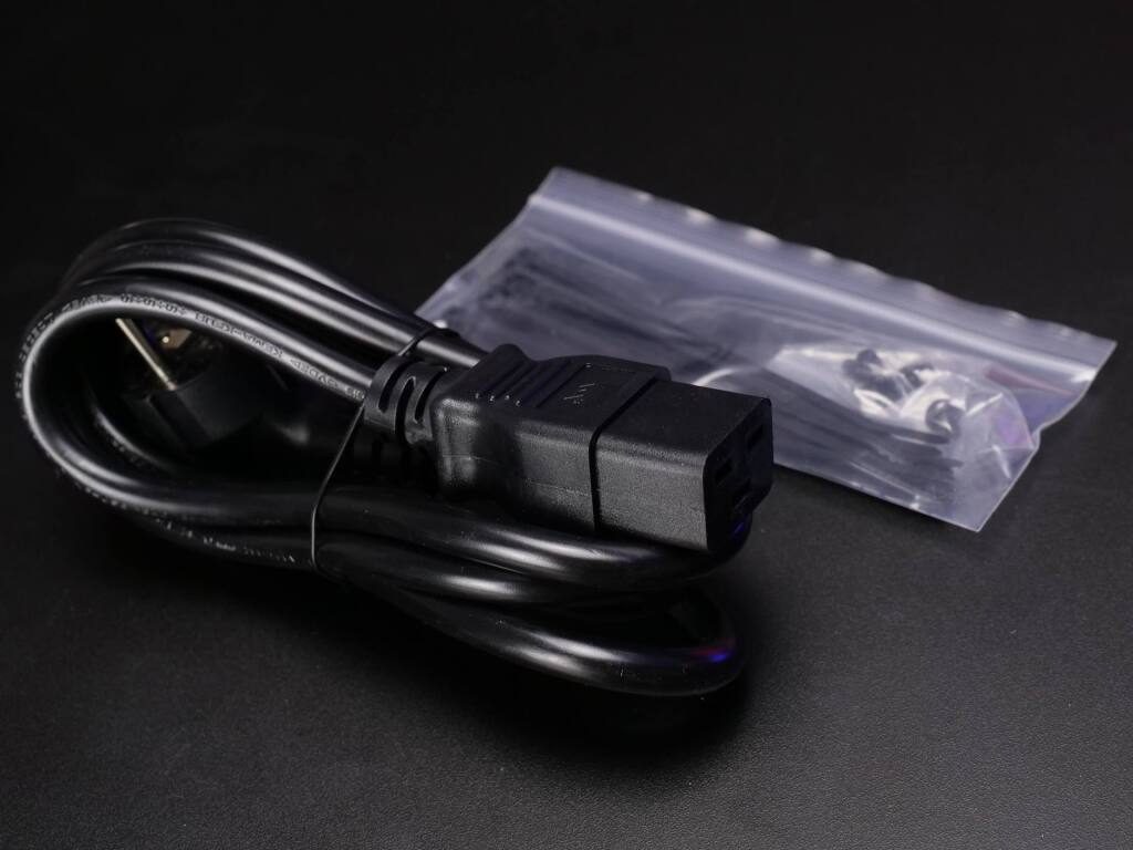 Test CORSAIR HX1500i 2025 : l’alimentation PC ultime ? 20 c19