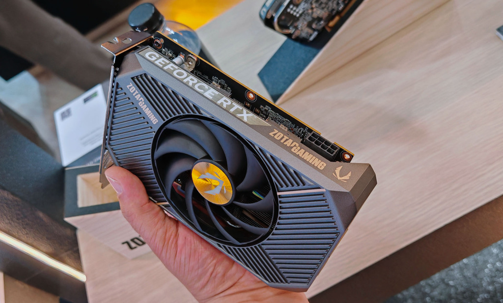 Test GeForce RTX 5060 8 Go : performances, tarifs et DLSS 4 5 geforce rtx 5060 8g zotac solo 01