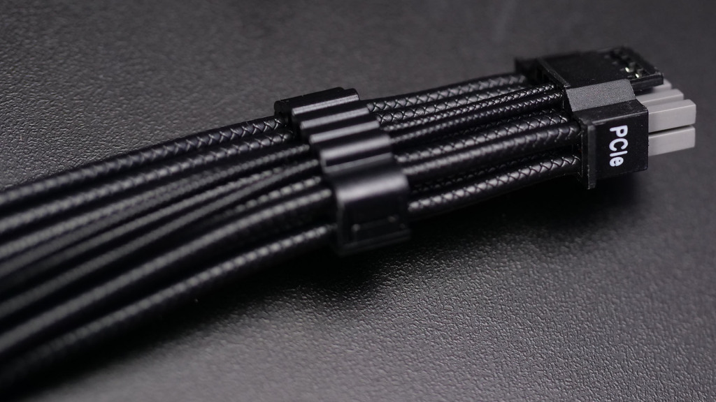 Test CORSAIR HX1500i 2025 : l’alimentation PC ultime ? 15 test corsair hx1500i 12v