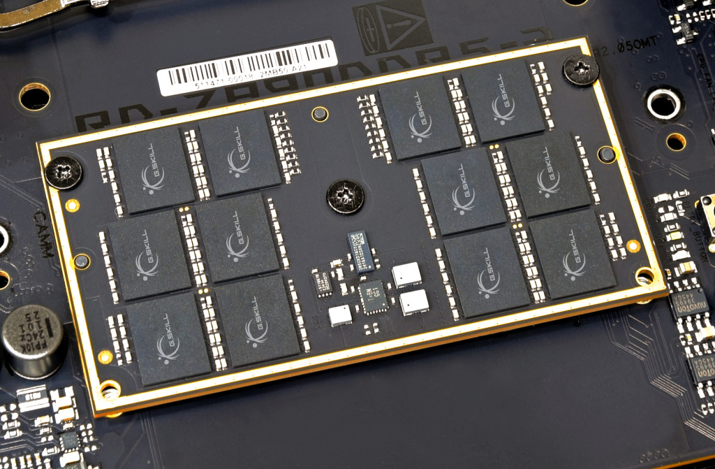 G.Skill fracasse la barre des 10 000 MT/s avec la DDR5 CAMM2, sans refroidissement extrême 4 01 gskill ddr5 camm2 module