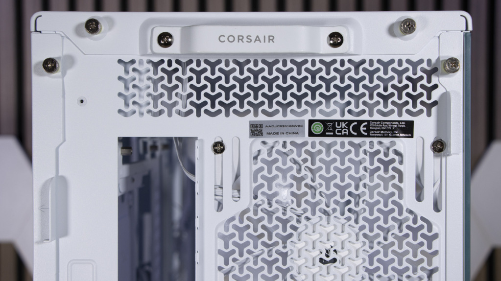 CORSAIR Frame 5000D arrière fixations parois