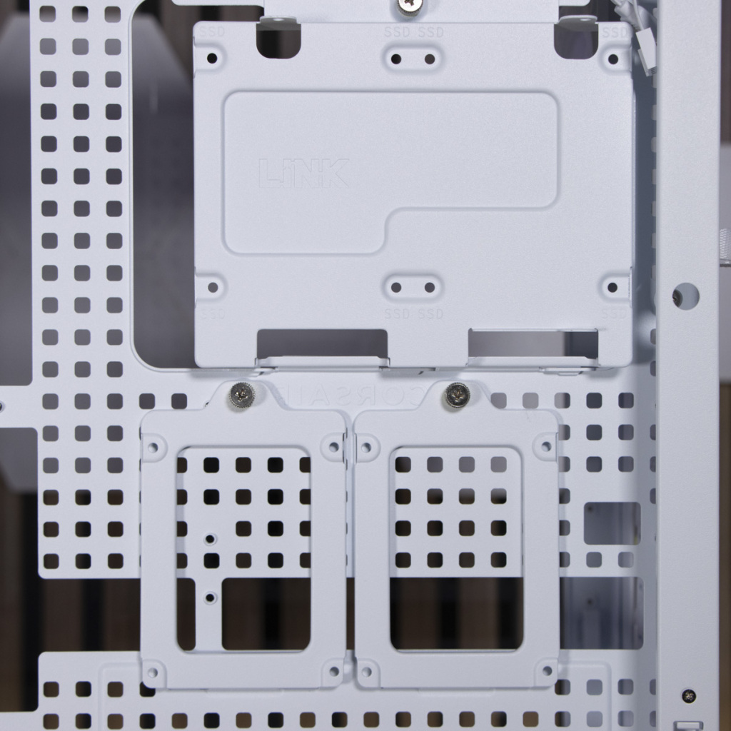 CORSAIR Frame 5000D plateaux disques durs