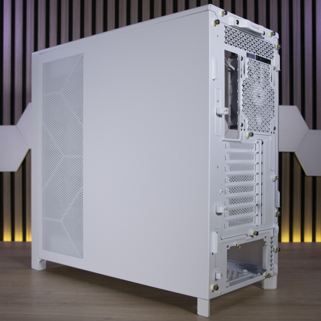 CORSAIR Frame 5000D trois quarts arrière