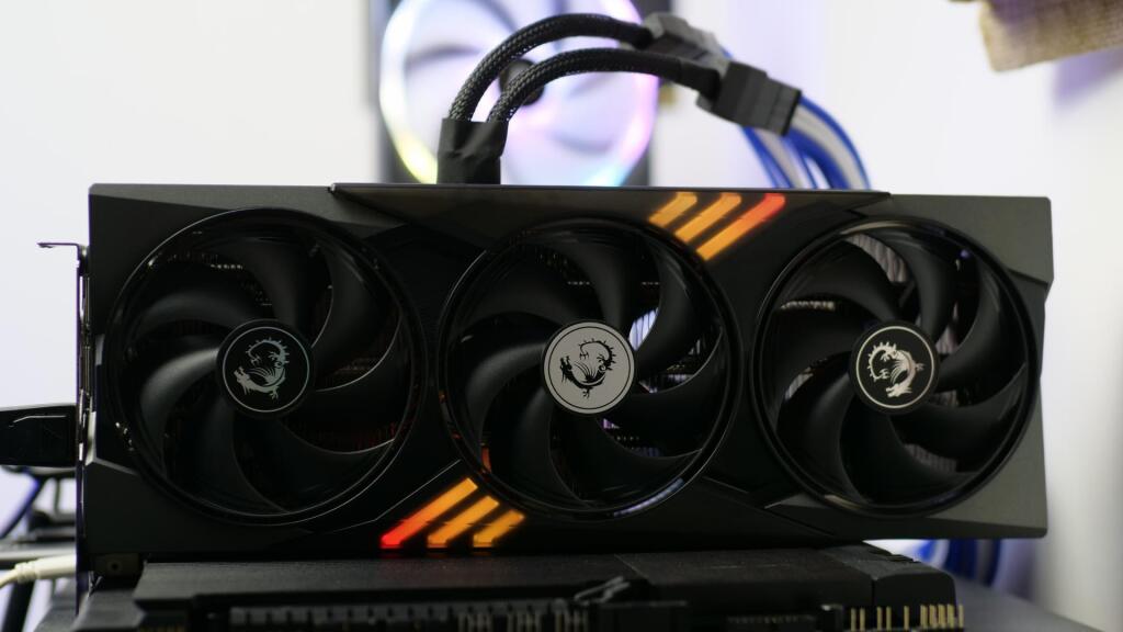 GeForce RTX 5060 Ti 16G GAMING TRIO OC RGB demo
