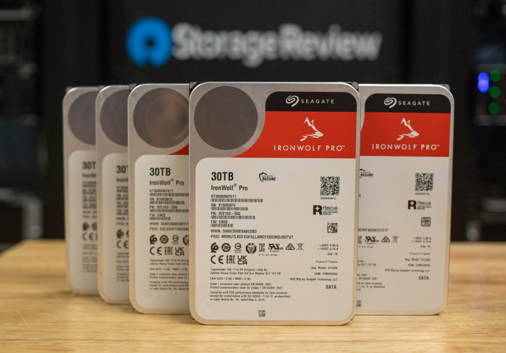 Seagate dégaine ses disques durs de 30 To pour alimenter la révolution IA 2 StorageReview Seagate IronWolf Pro 30TB