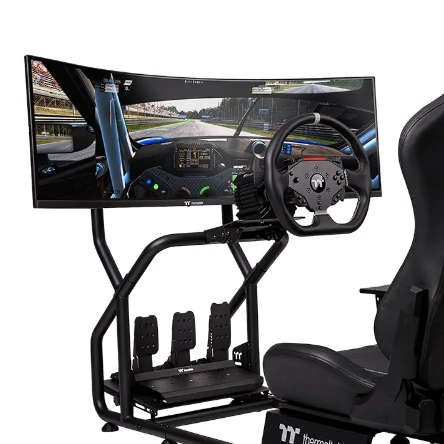 Faites brûler le bitume avec l’ensemble volant et pédales de course Thermaltake G6 6 Thermaltake G6 montage