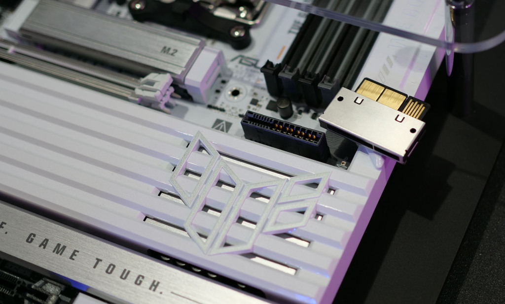 ASUS ROG Astral RTX 5090 BTF Edition : la techno GC-HPWR débarque, mais l'addition est salée 4 asus GC HPWR 02